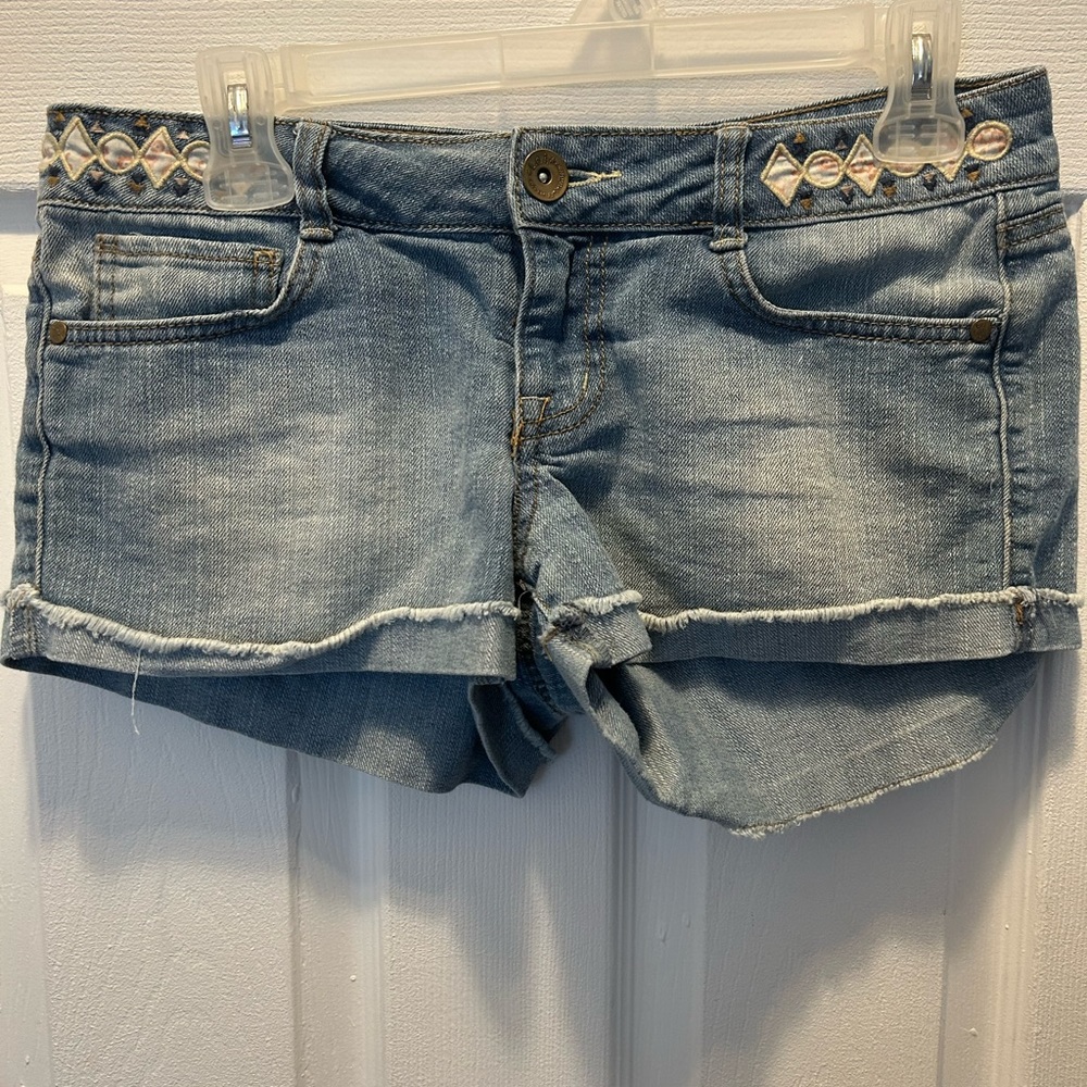L E I Jean shorts JRs 3